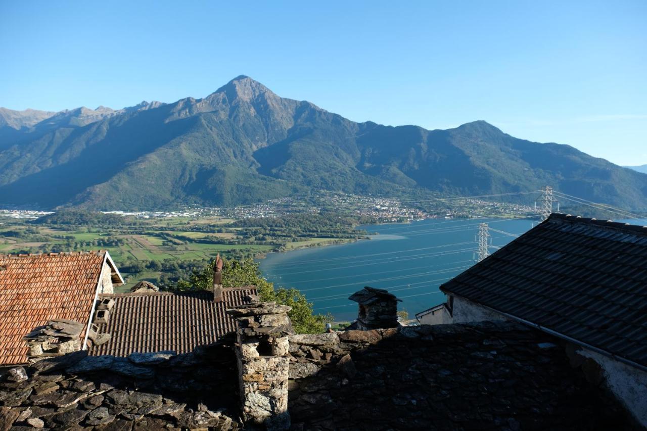 Appartamenti Montemezzo Le Case In Pietra Sorico Exterior photo