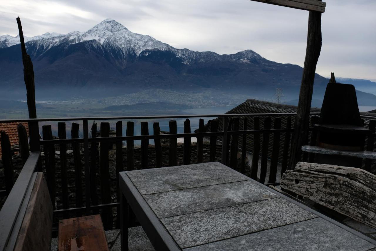 Appartamenti Montemezzo Le Case In Pietra Sorico Exterior photo